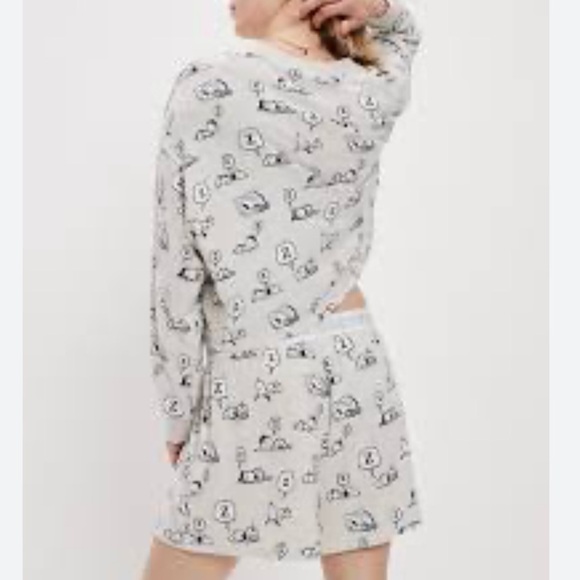 American Eagle AE Snoopy Peanuts Plush Sleep Lounge Pajama Set Shorts Top Size L - Picture 4 of 6